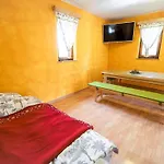 Holiday home One Bedroom With Terrace And Garden *