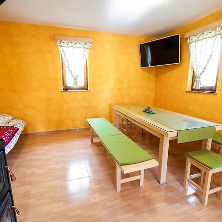 Ferienhaus One Bedroom With Terrace And Garden Krška Vas
