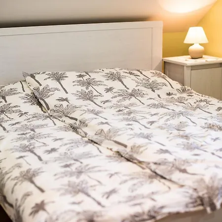 One Bedroom With Terrace And Garden Prázdninový dům