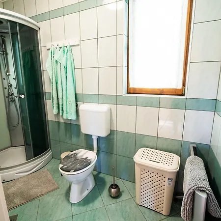 Nyaraló One Bedroom With Terrace And Garden Krška Vas