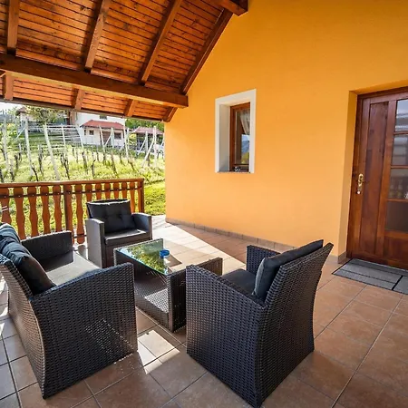 One Bedroom With Terrace And Garden Nyaraló *