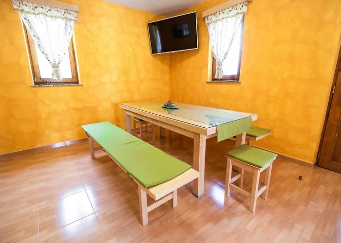 Dom wakacyjny One Bedroom With Terrace And Garden