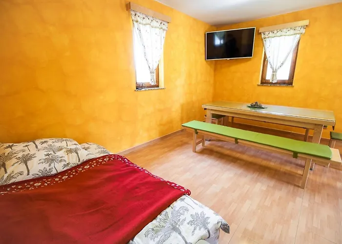 Vikendica One Bedroom With Terrace And Garden *