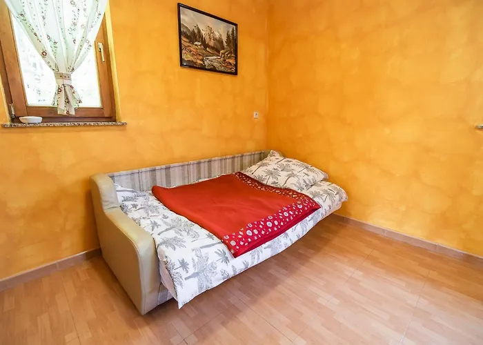 Vikendica One Bedroom With Terrace And Garden *