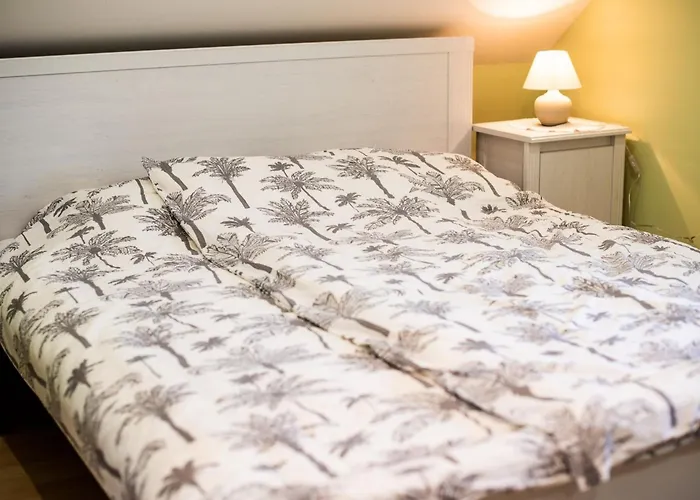 One Bedroom With Terrace And Garden Dom wakacyjny