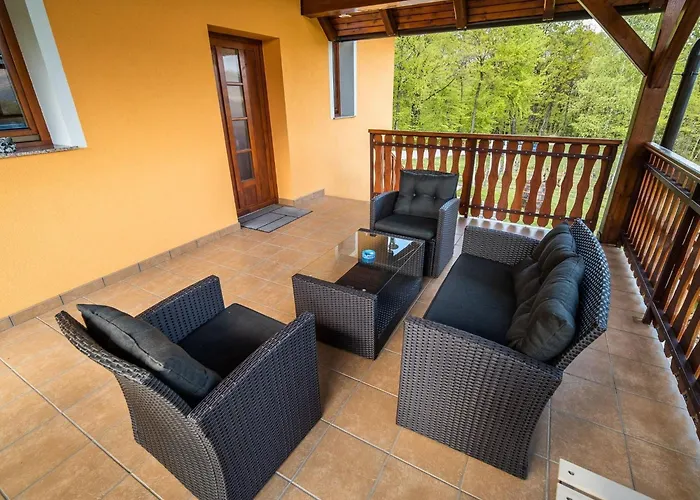 One Bedroom With Terrace And Garden Dom wakacyjny *